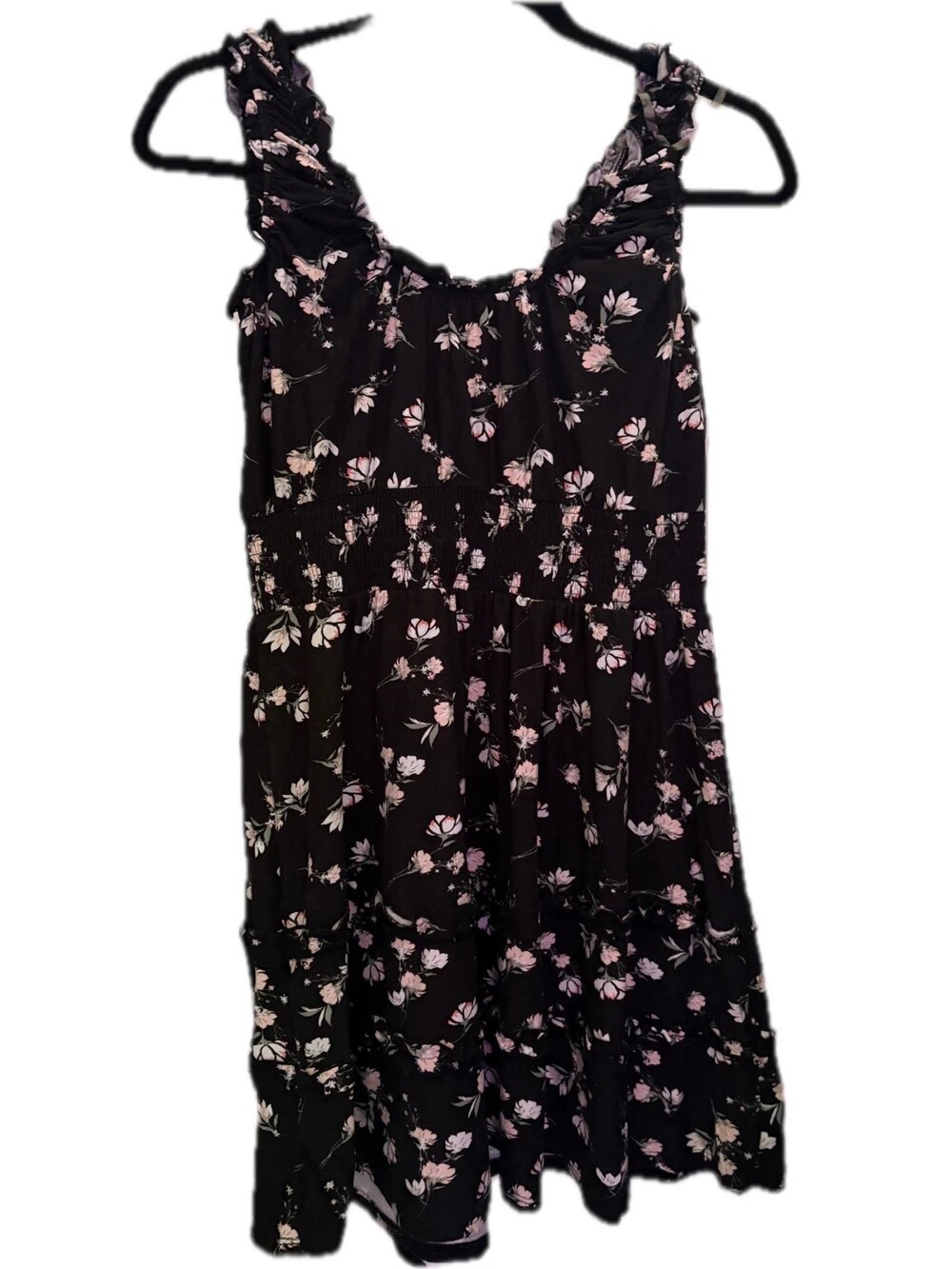 Feminine floral dress featuring ruffled shoulder straps dress